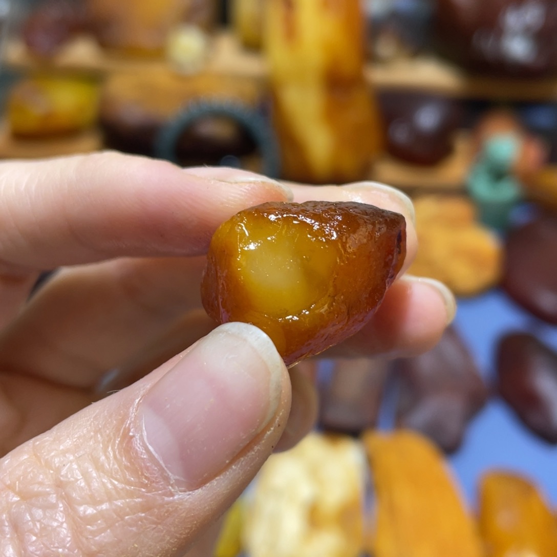 定制琥珀未镶嵌原石