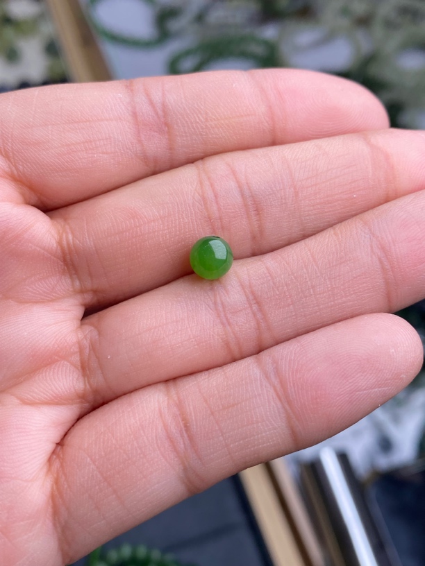 天然和田玉碧玉单珠 阳绿 6毫米 冰透 水头好 性价比超高