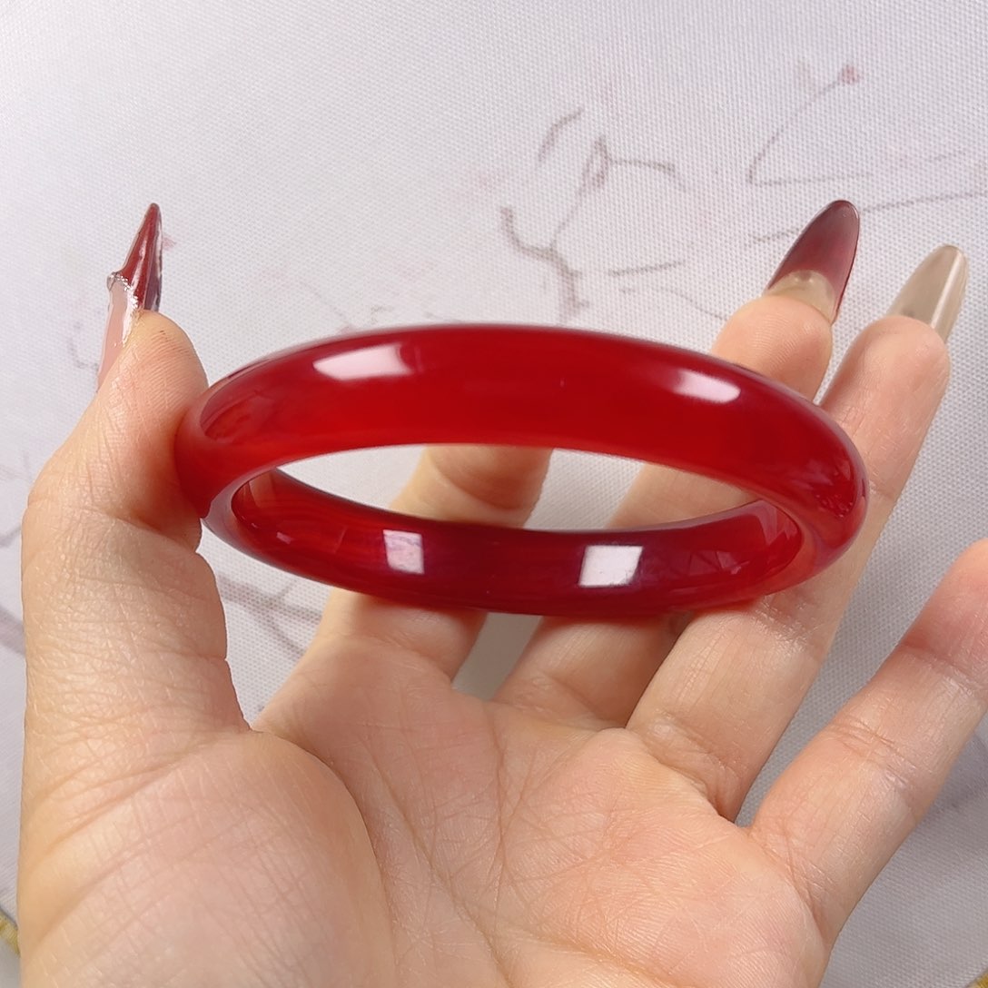 玛瑙/玉髓手镯未镶嵌?**皮