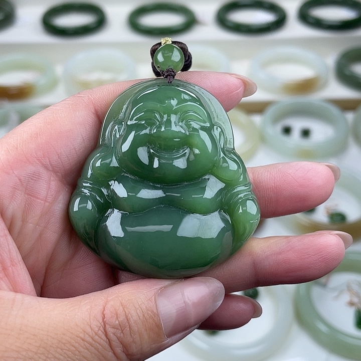颈饰未镶嵌和田玉（碧玉）