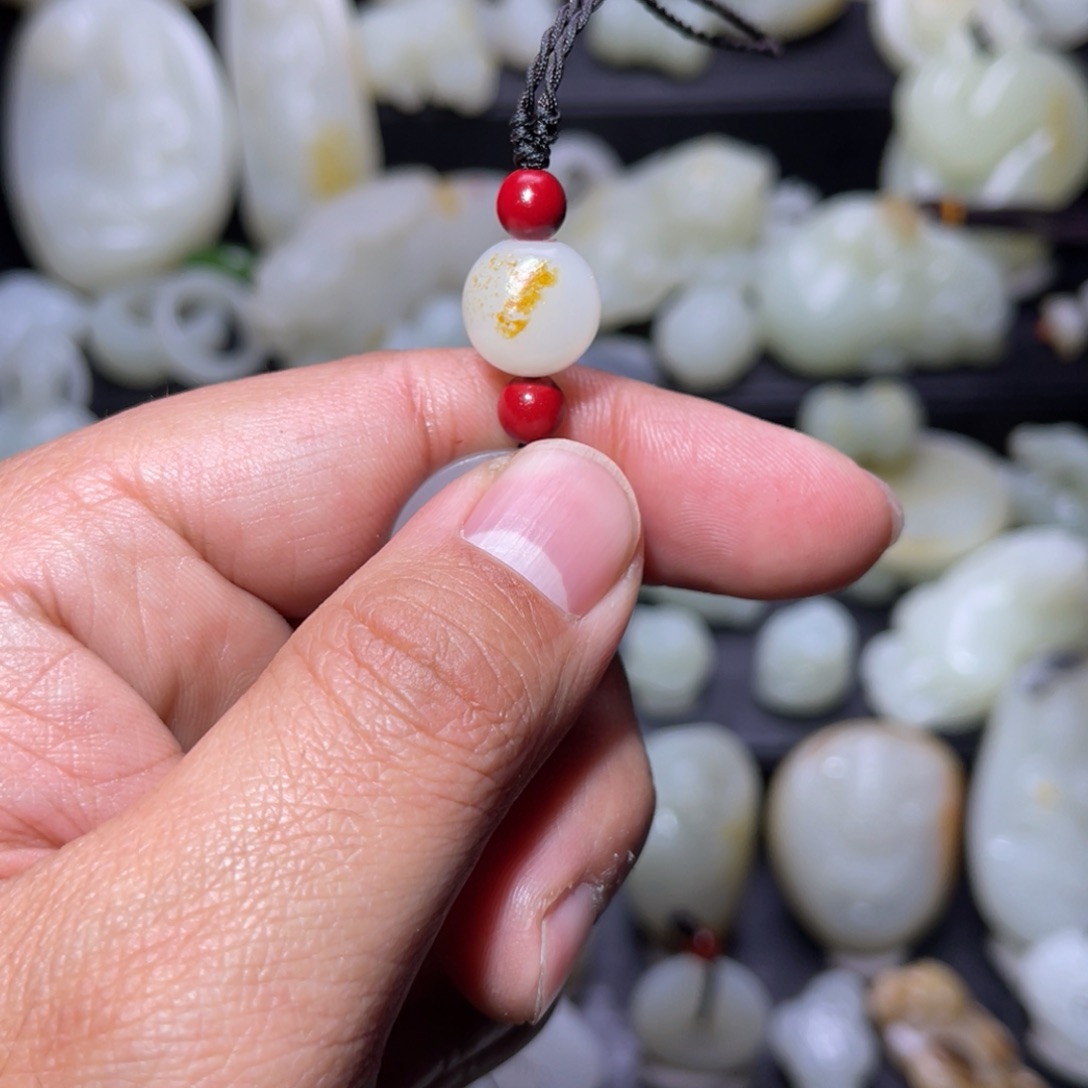 和田玉颈饰未镶嵌@***染