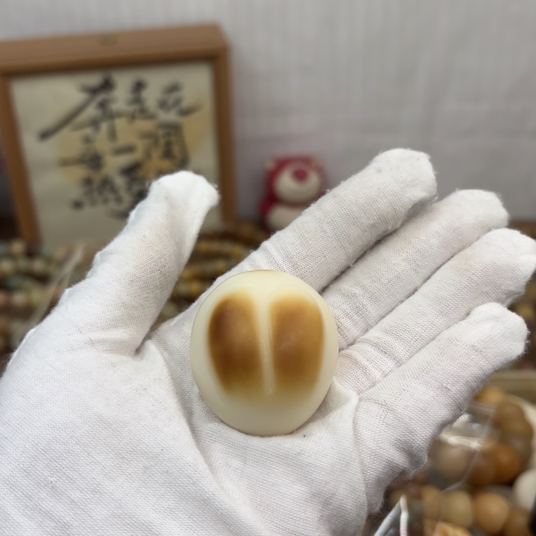 吊坠菩提根/象牙果牙果趴趴兔把件635