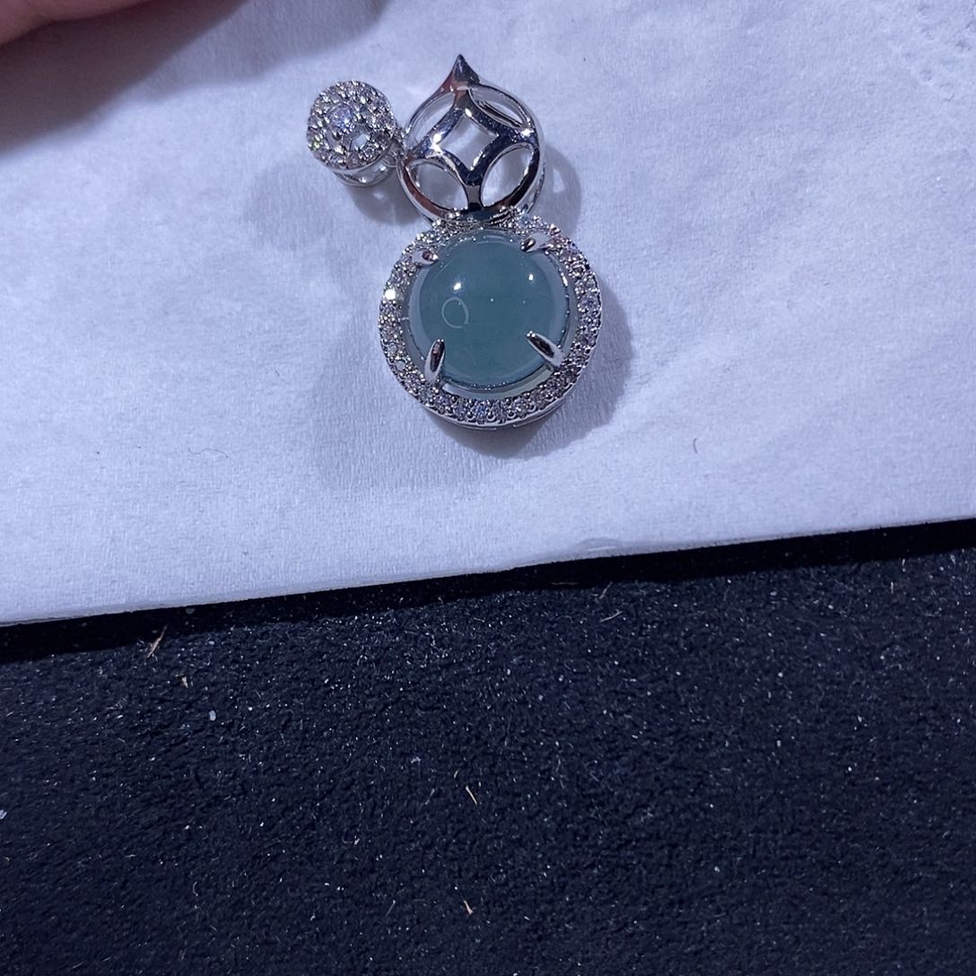 翡翠吊坠(不含链)未镶嵌