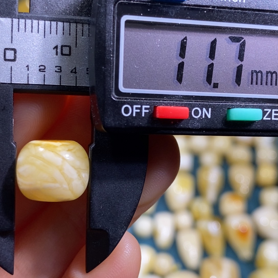 裸石蜜蜡未镶嵌配饰