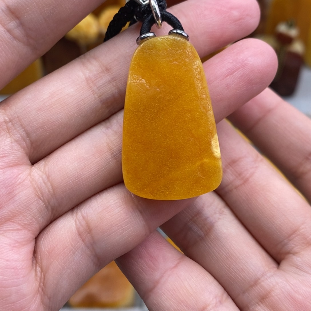 琥珀吊坠(赠链)未镶嵌