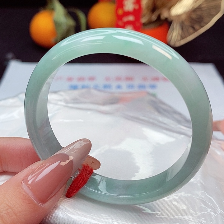翡翠手镯未镶嵌52圈