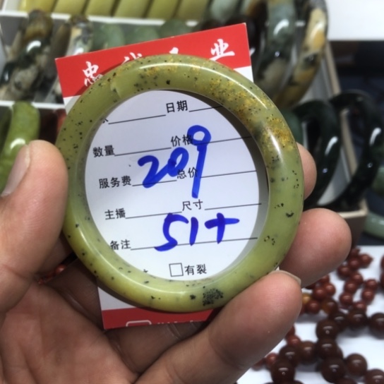我***.蛇纹石玉未镶嵌手镯