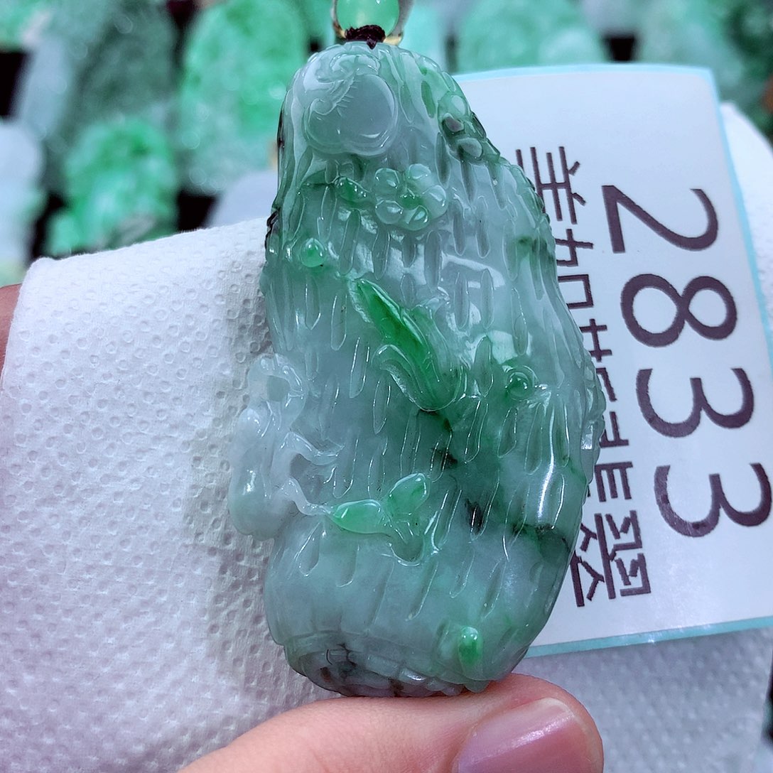 吊坠(不含链)未镶嵌翡翠