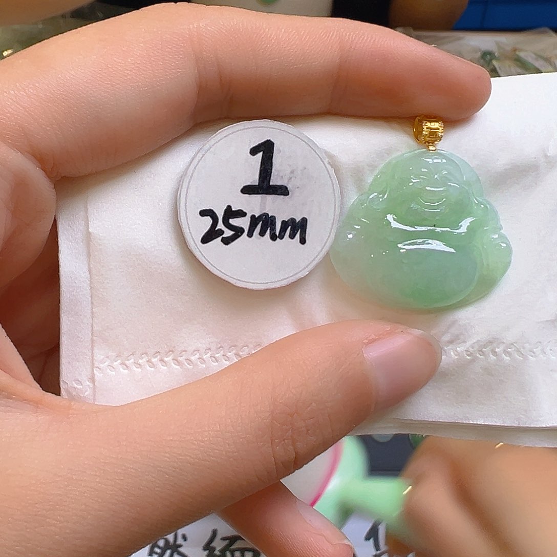 翡翠颈饰18K金镶嵌翡翠