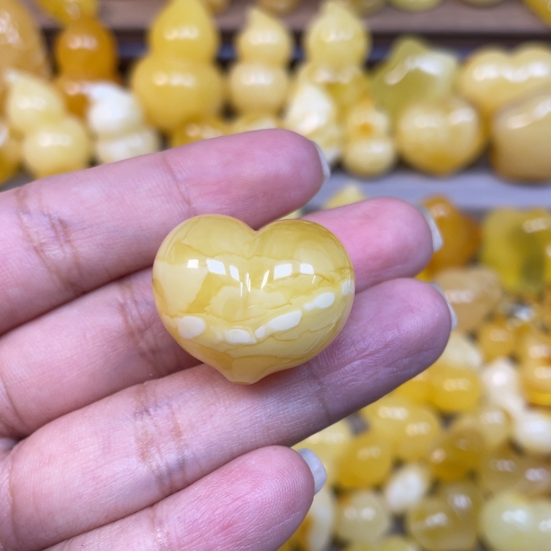 阿***喜琥珀未镶嵌珠宝奇石