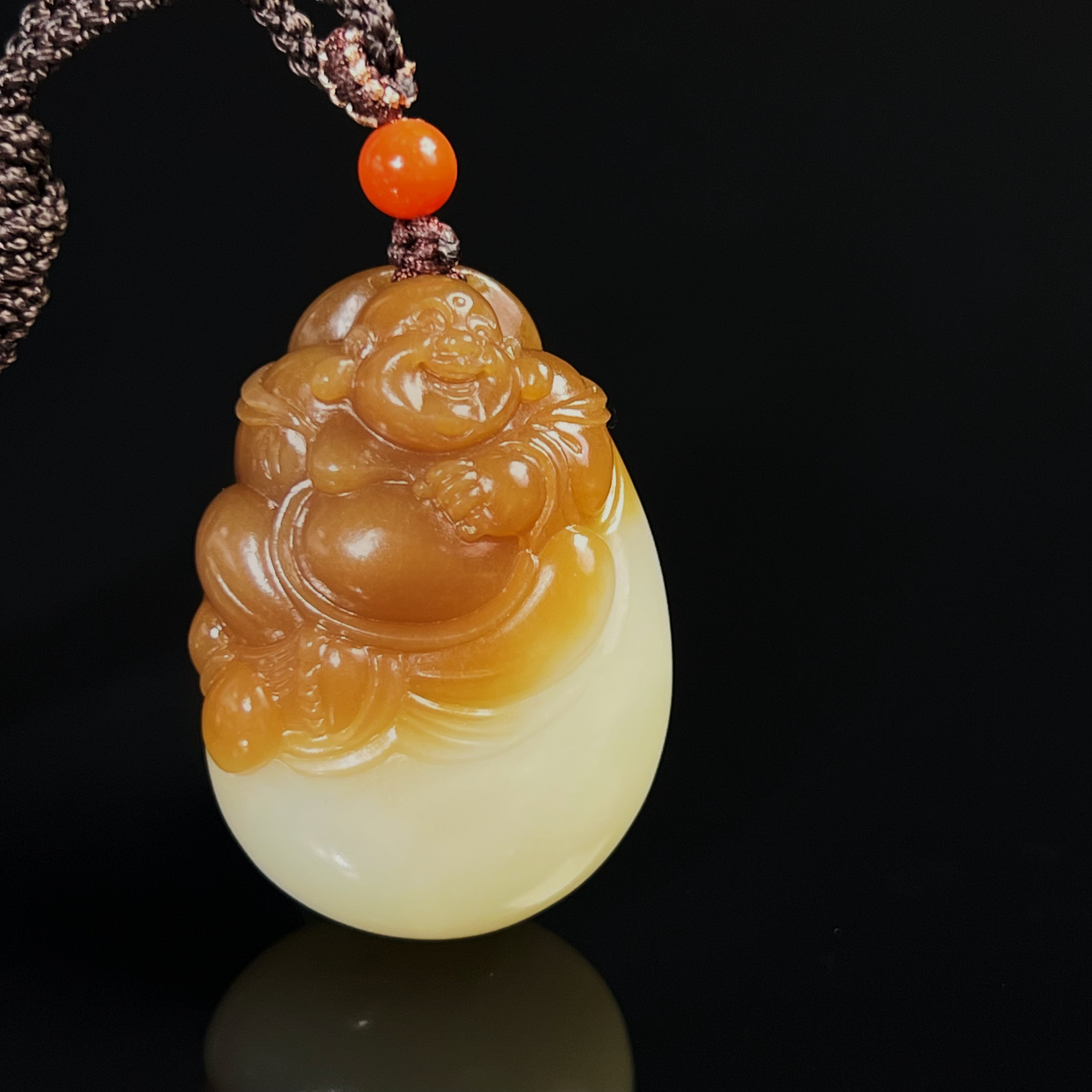 盛石「沁霜」新疆和田玉且末糖白佛公吊坠挂坠精雕俏色巧雕项坠雕刻