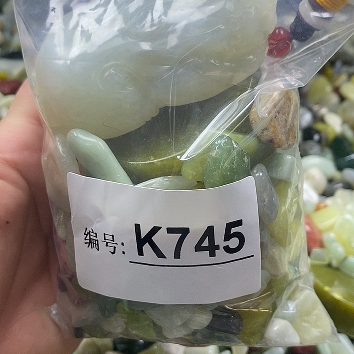 岫玉鱼缸石未镶嵌