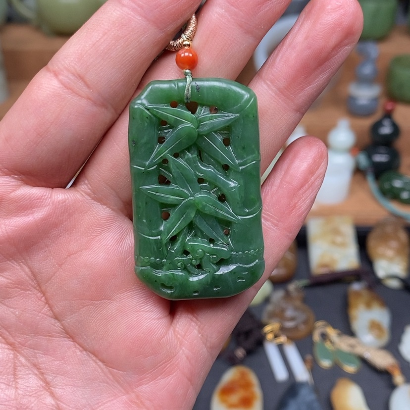 【闪购商品】颈饰未镶嵌和田玉（糖玉）