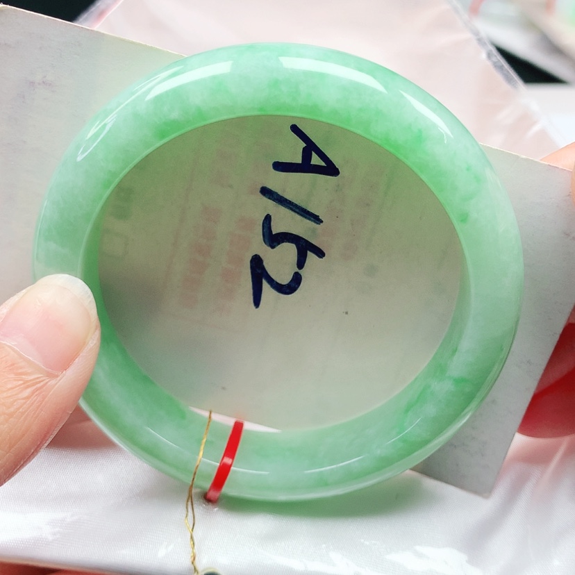 【闪购商品】翡翠手镯未镶嵌53.6圈