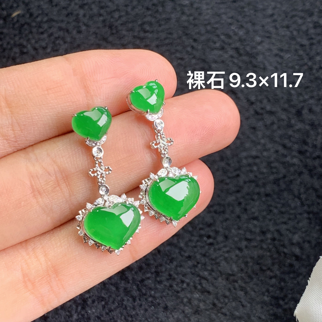 18k金镶嵌天然缅甸翡翠阳绿蛋面耳饰9.3×11.7