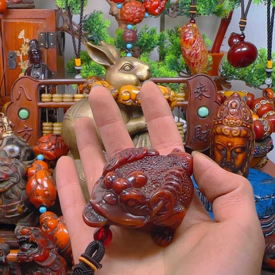 琥珀裸石未镶嵌手把