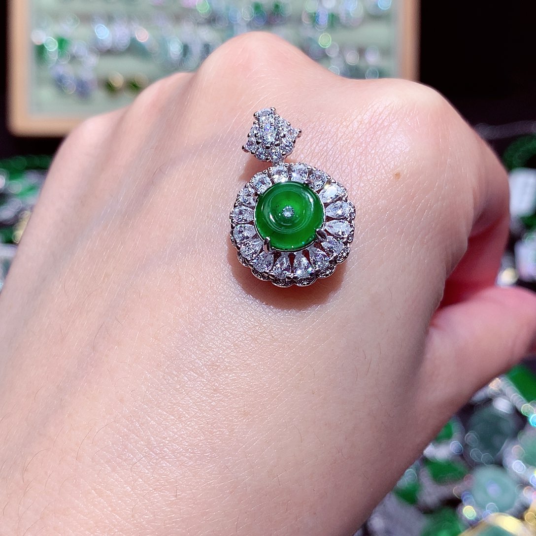 【闪购商品】翡翠吊坠(不含链)未镶嵌