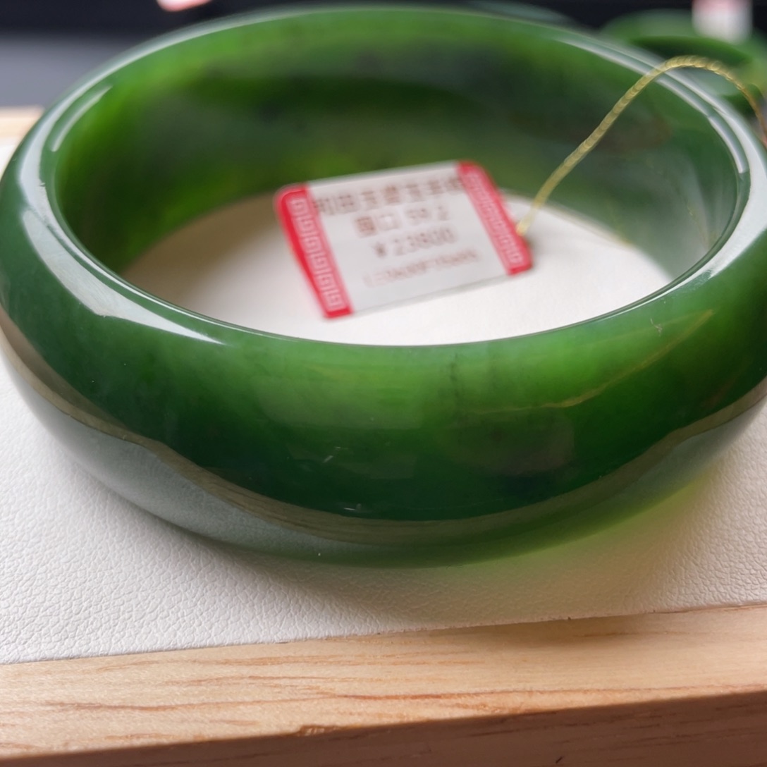 和田玉手镯未镶嵌放福利价