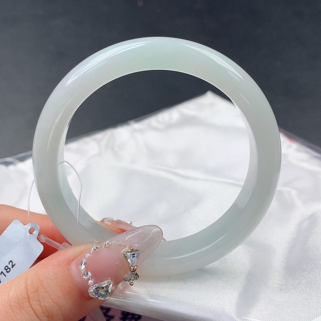 翡翠手镯未镶嵌0052正54.8