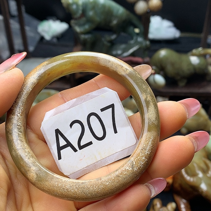 和田玉未镶嵌车挂