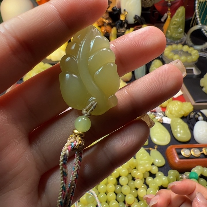 和田玉（黄玉）未镶嵌颈饰