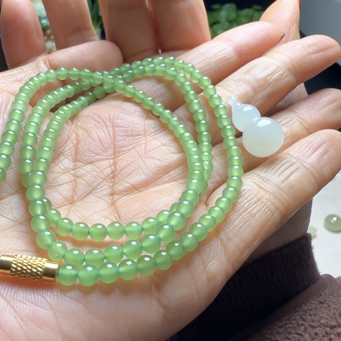 超***年和田玉未镶嵌颈饰