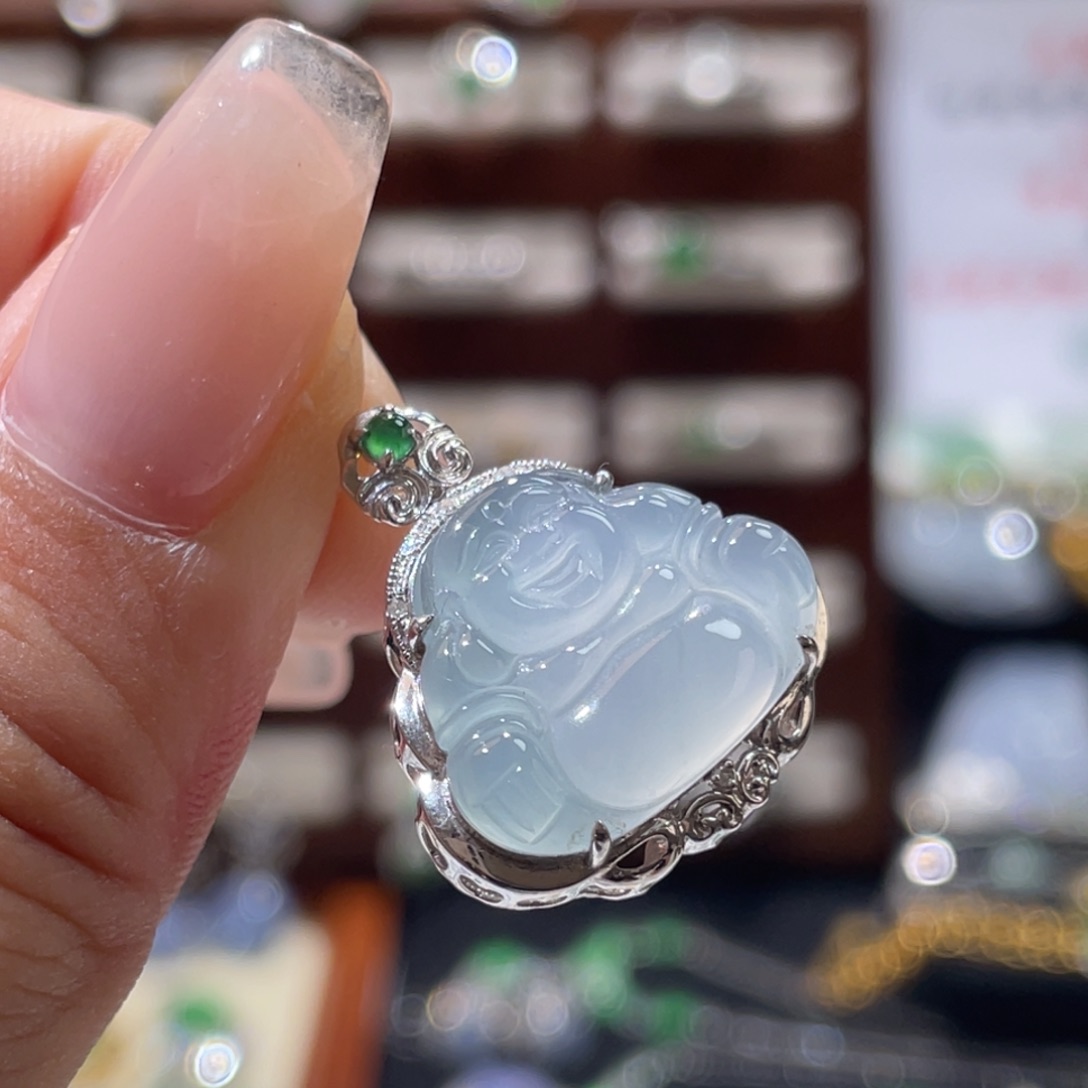 翡翠18K金镶嵌颈饰