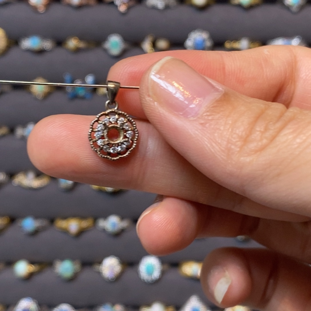 欧泊珠宝奇石银S925镶嵌两****）