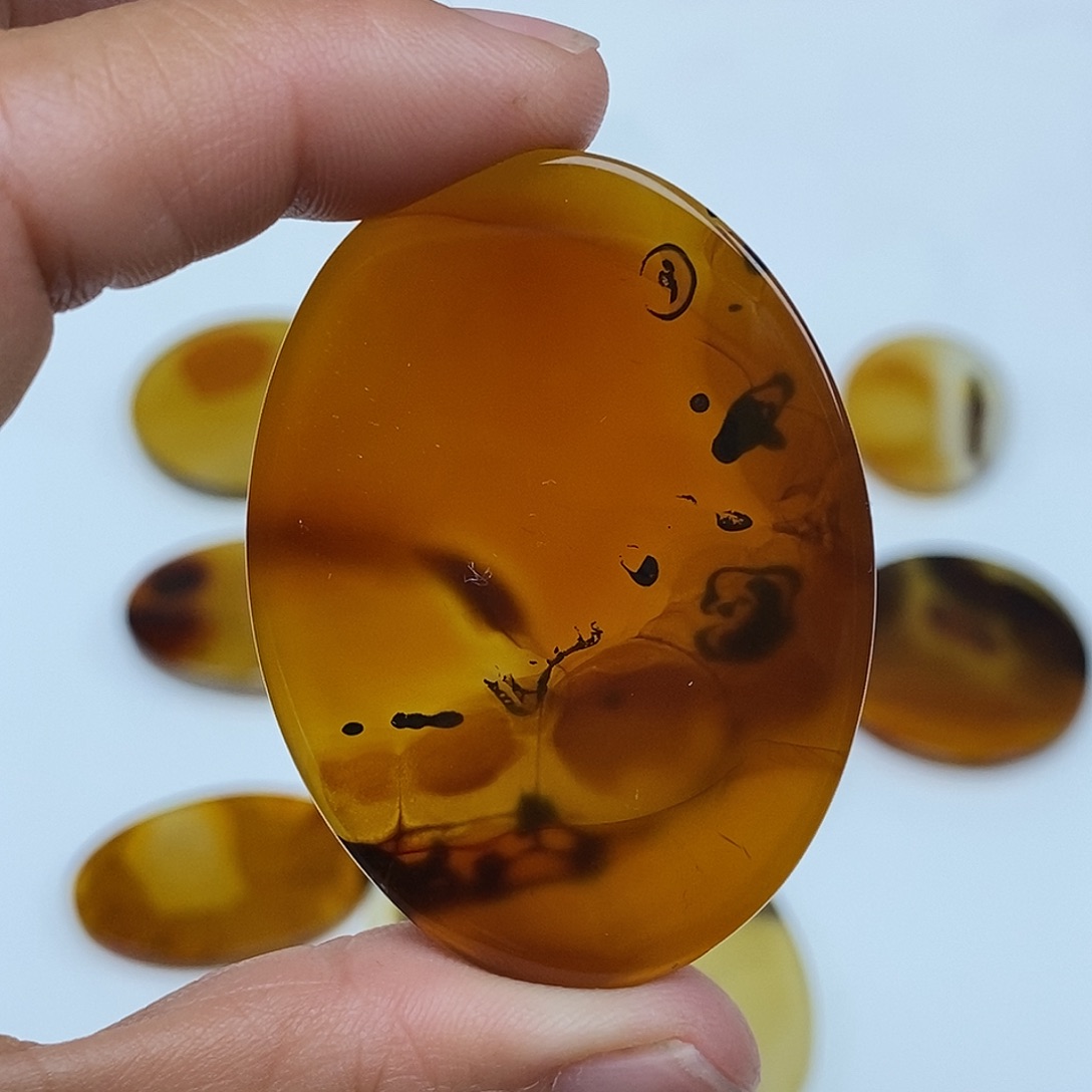 俺***下玛瑙/玉髓未镶嵌珠宝半成品