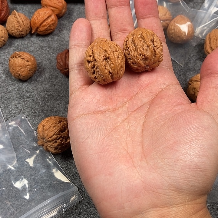 文玩核桃吊坠龙脊粗筋鼎