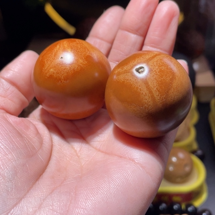 桃核把件正圆橄榄核