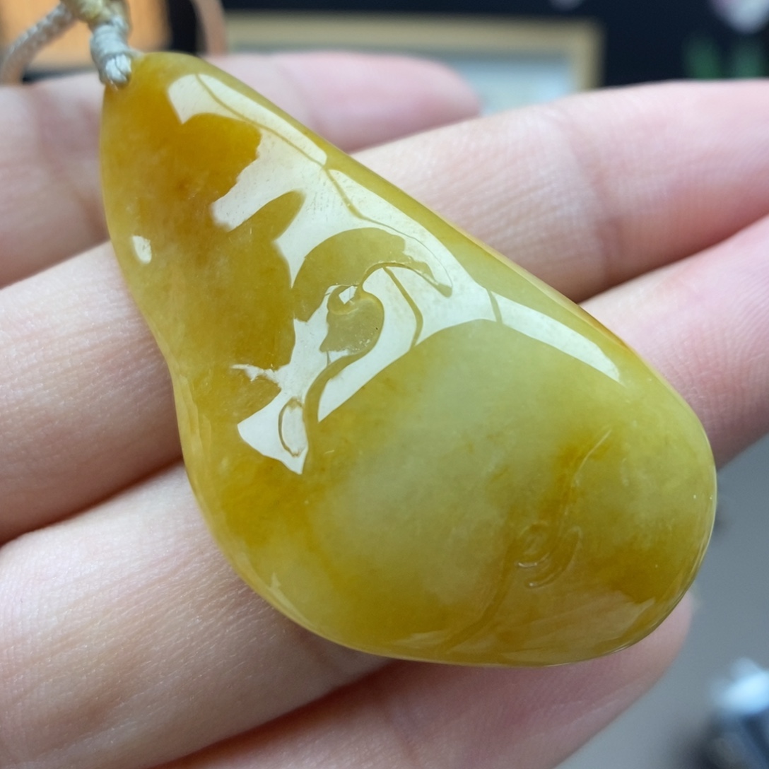 翡翠未镶嵌颈饰吊坠69