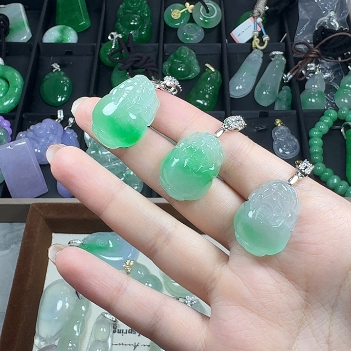 翡翠未镶嵌颈饰11