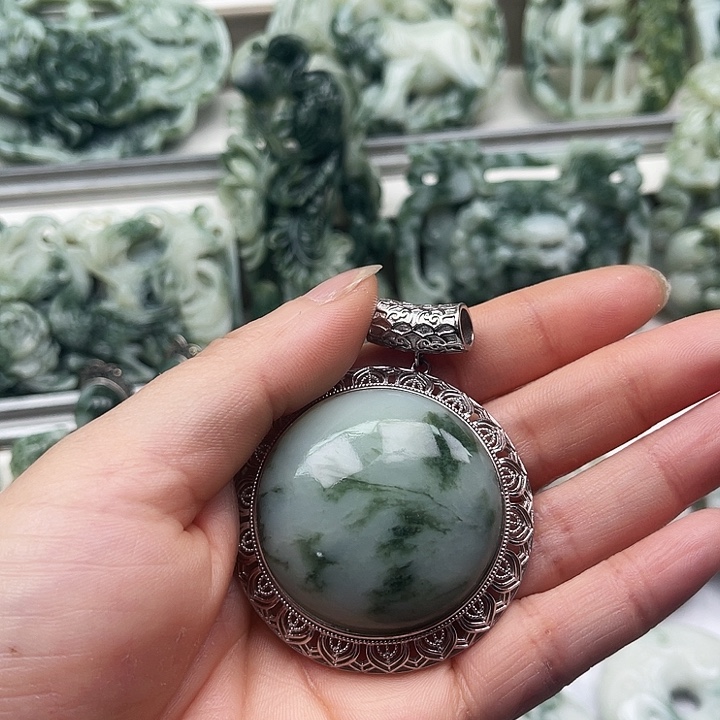 透闪石-蛇纹石玉颈饰未镶嵌✨***?