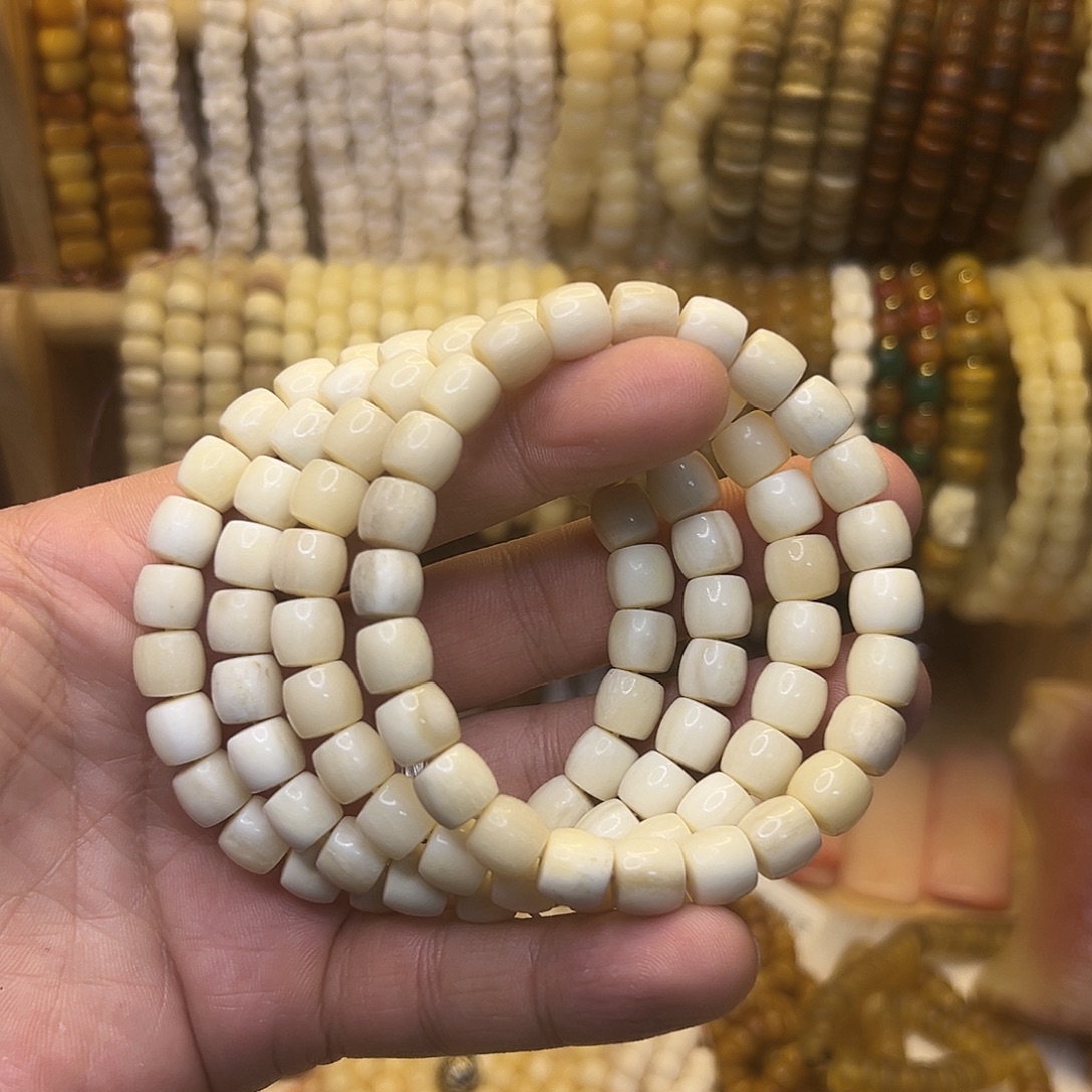 把件桃核0.9原皮驼牙直切