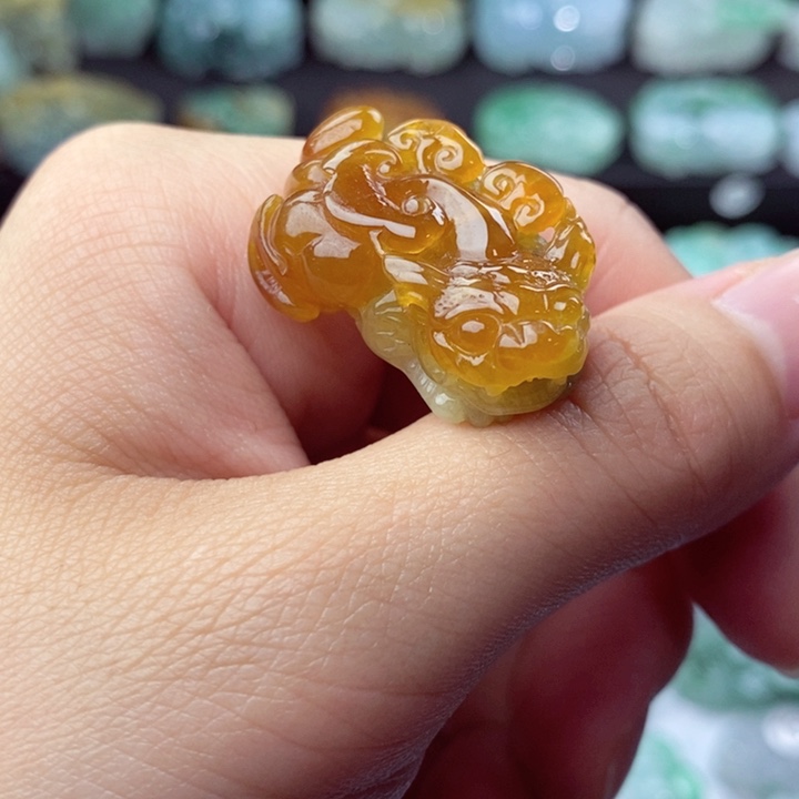 翡翠颈饰未镶嵌天然