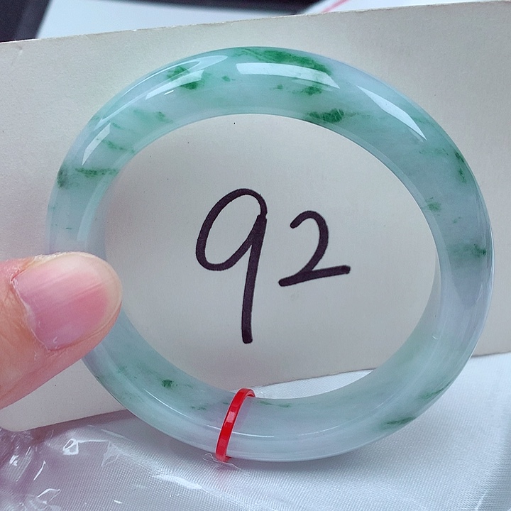 翡翠未镶嵌手镯翡翠