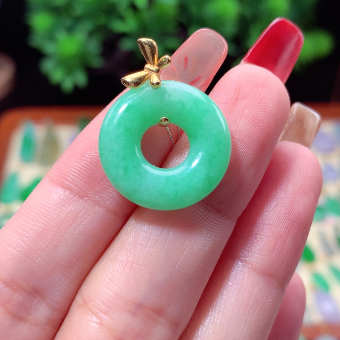 翡翠吊坠(不含链)18K金镶嵌