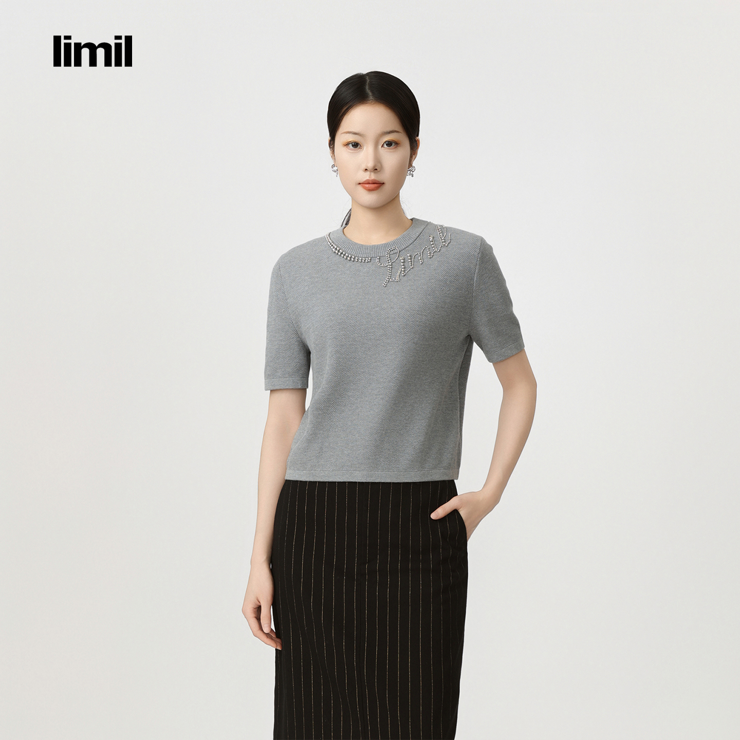 limil/丽米儿轻奢系列早春松弛感穿搭绣珠圆领时尚短袖T恤9399044