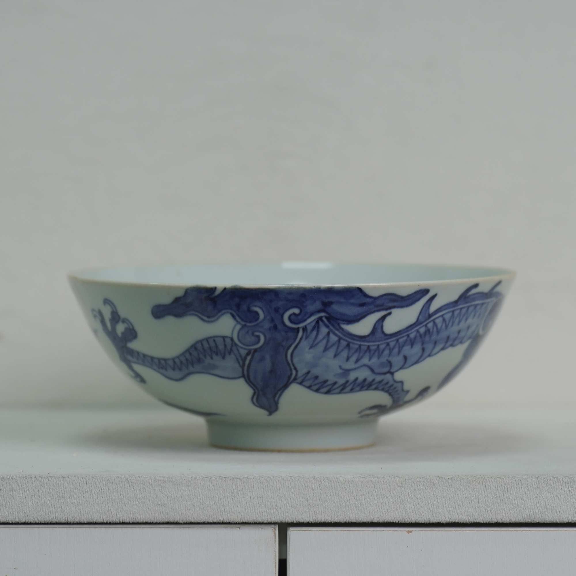 【现代】青花过墙龙纹大碗