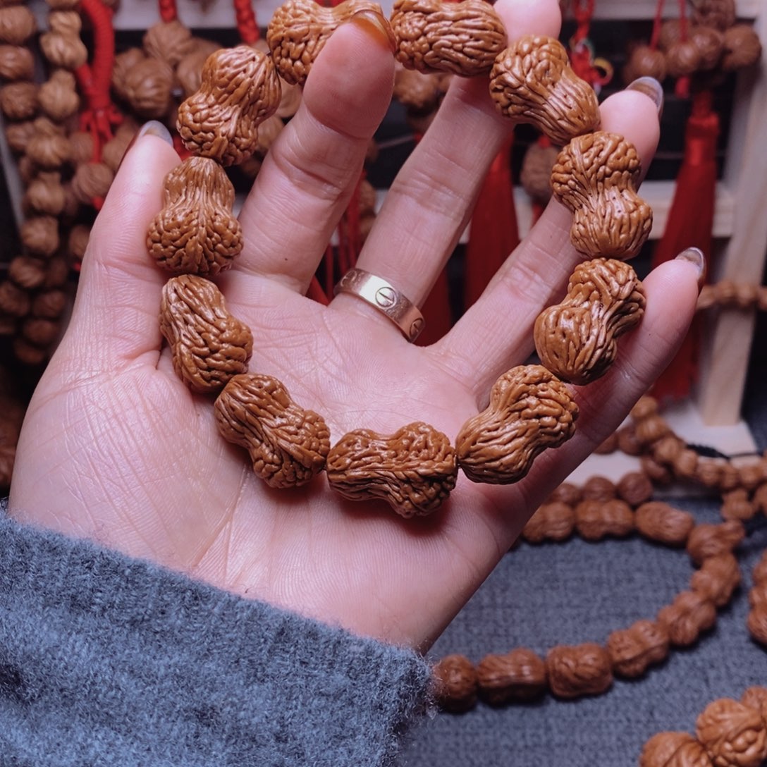 桃核吊坠龙纹桃枭