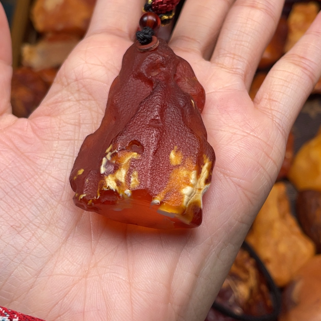 琥珀未镶嵌珠宝奇石