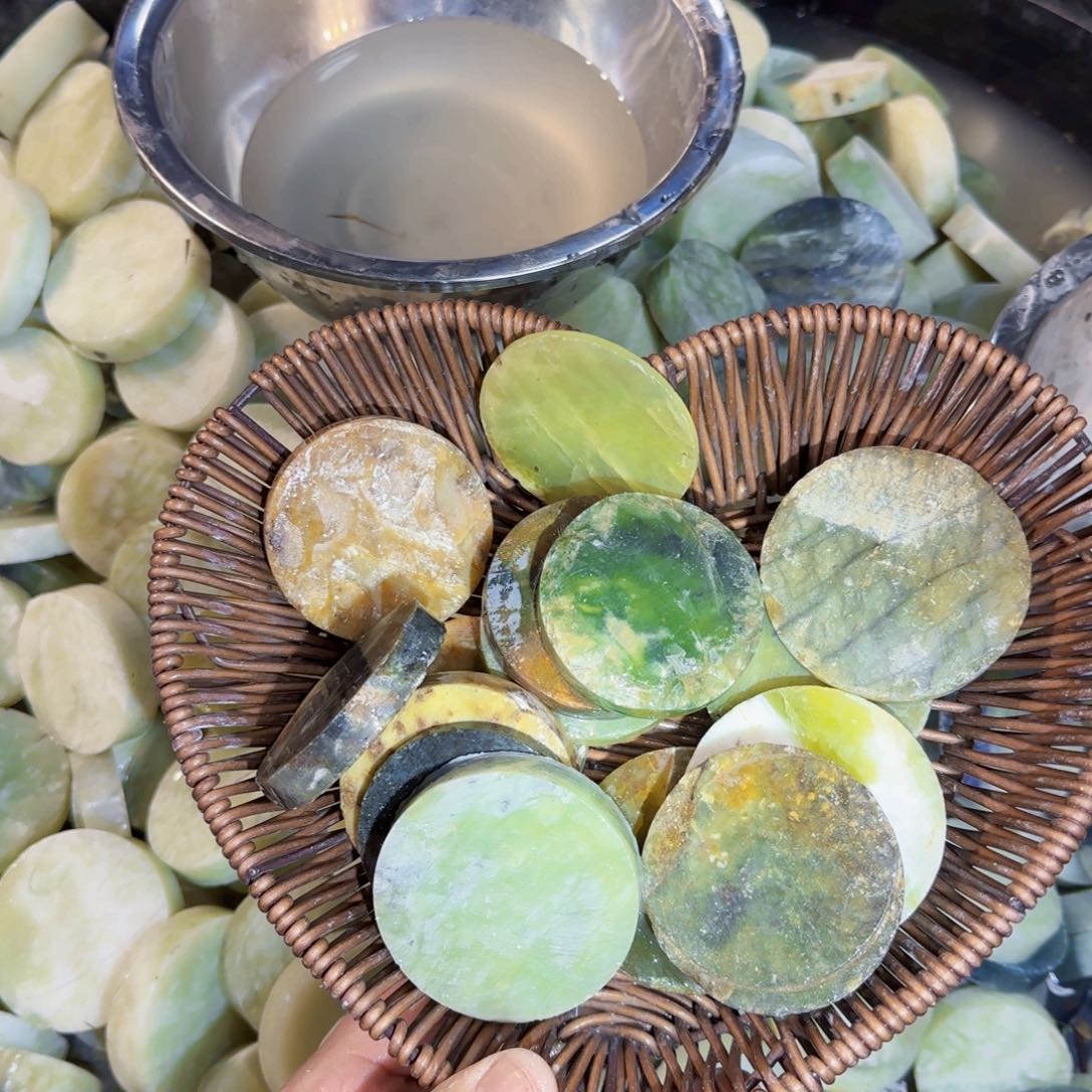 蛇纹石玉岫玉未镶嵌