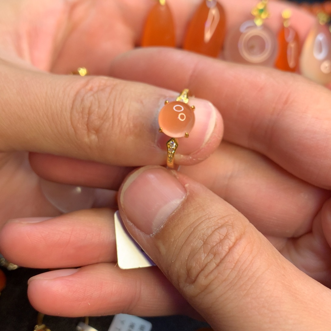 南红玛瑙颈饰未镶嵌