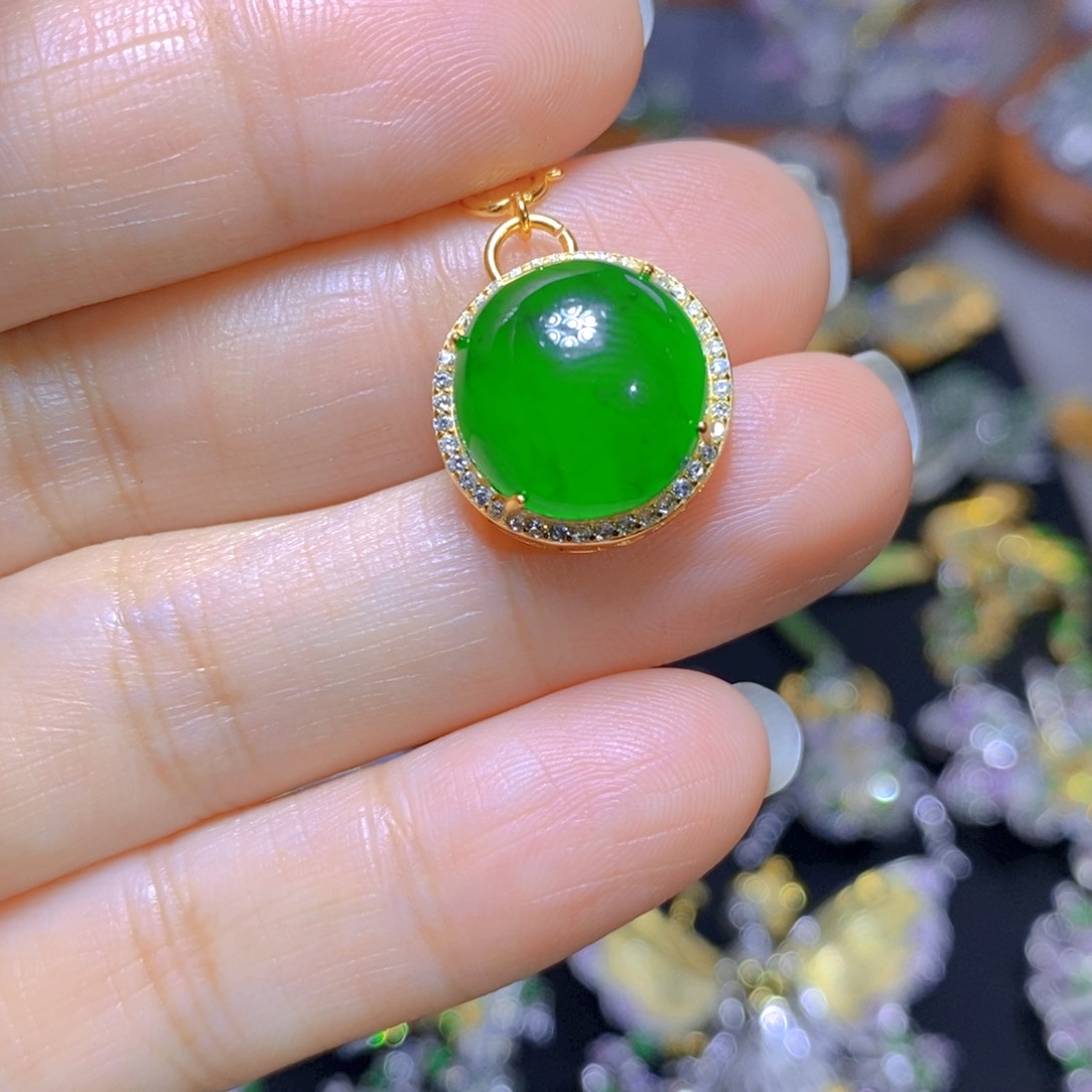 翡翠颈饰银S925镶嵌天然翡翠