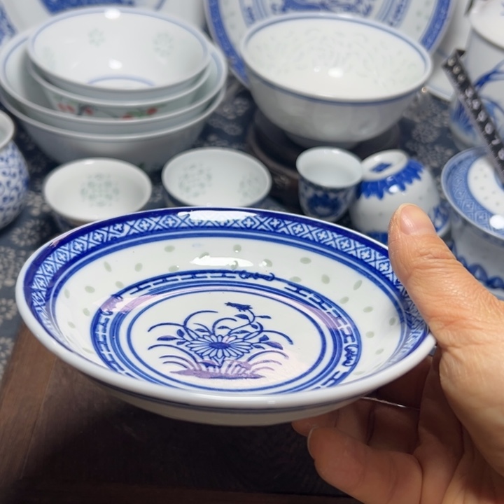 陶青花玲珑5.5寸兰花味碟
