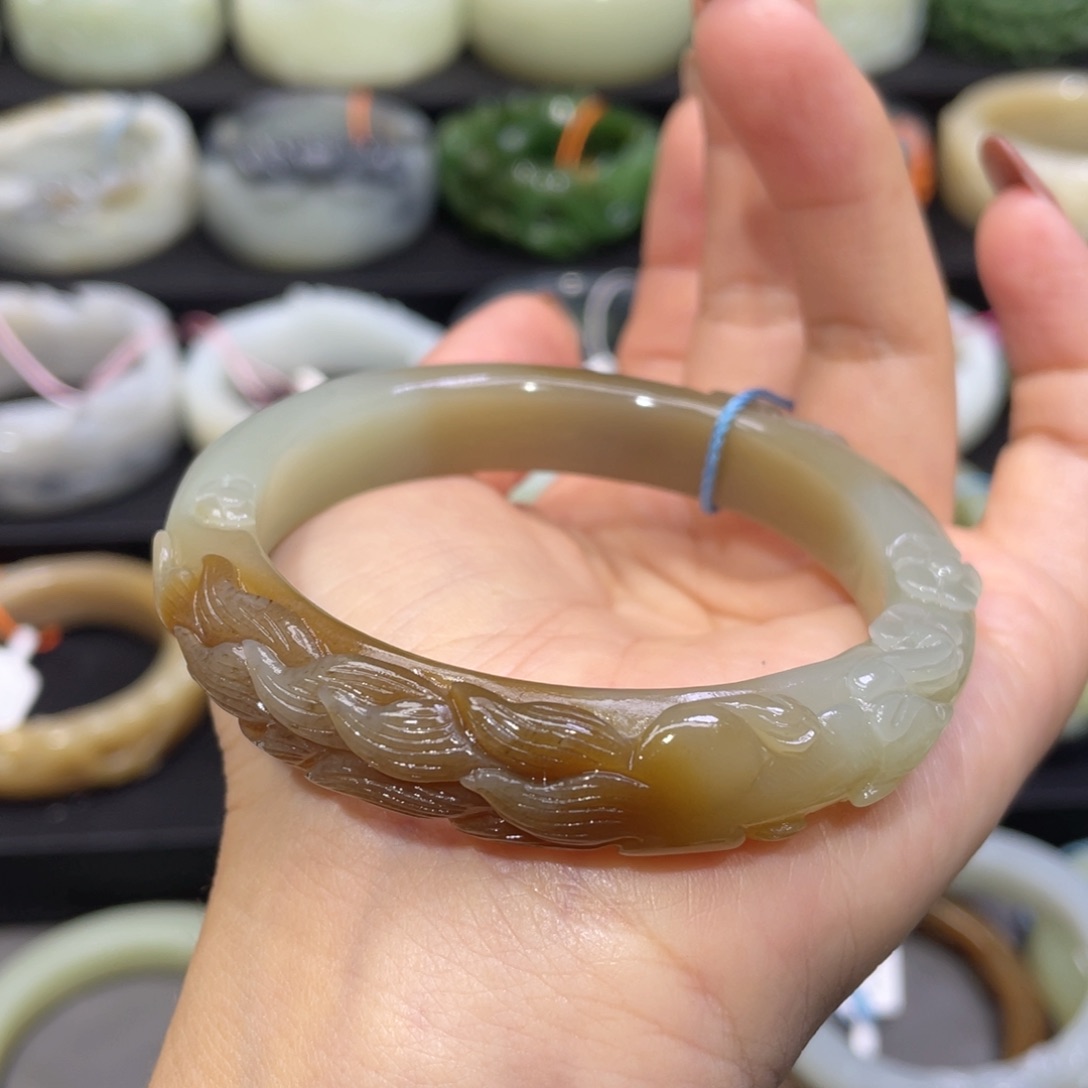 未镶嵌手镯和田玉61