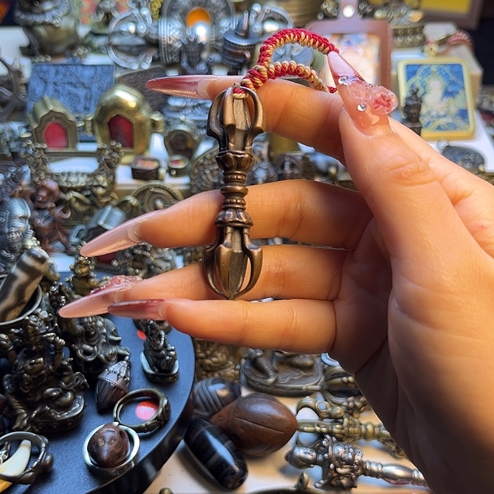 黑***生泥塑闪价漏价一件