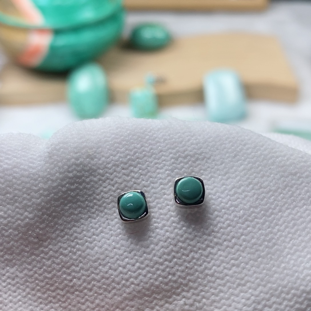 绿松石颈饰未镶嵌德****姐