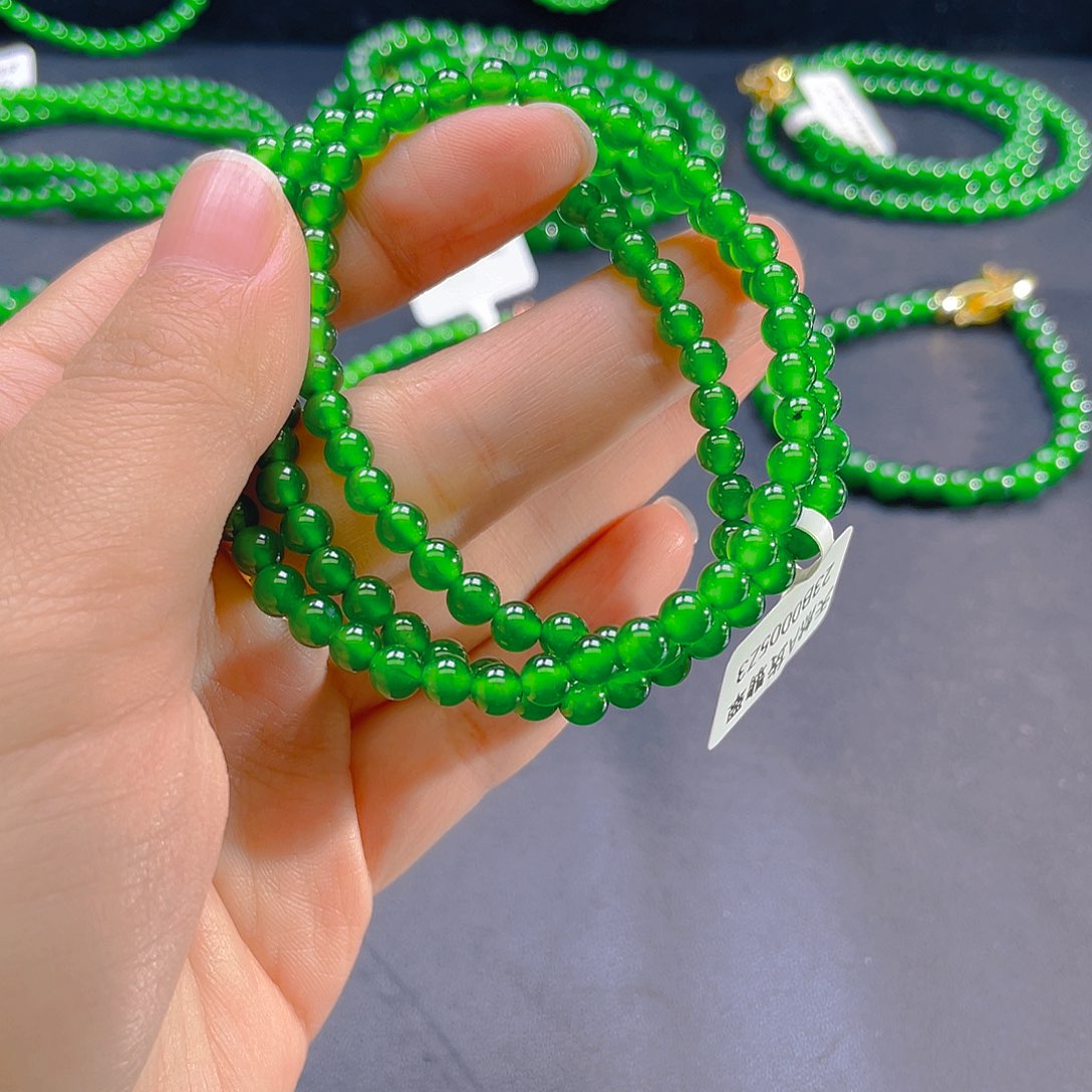 翡翠未镶嵌颈饰卡5